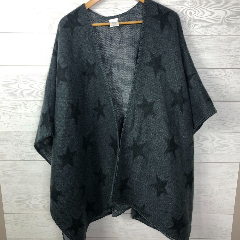 Woolrich Women's One Size Star Print Poncho Gray Reversible Scarf Blanket